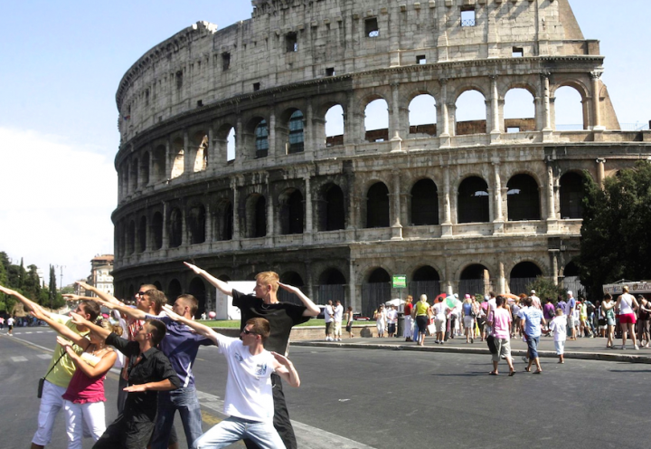 Tahun Ini, Anak-Anak Muda di Italia Bakal Dikasih Uang Oleh Pemerintah, Untuk Senang-Senang! Apa Tujuannya?