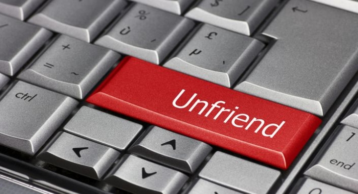 Dalam 7 Situasi Ini, Kamu Boleh Unfriend Teman di Media Sosial