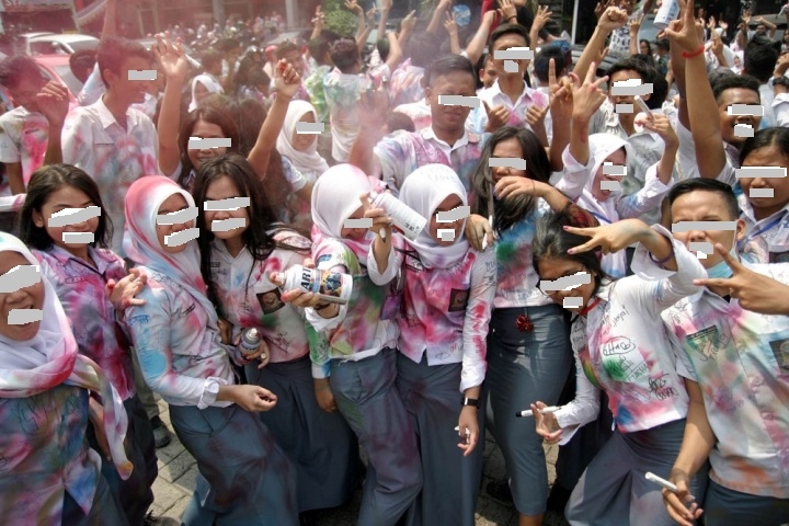 Boleh Merayakan Kelulusan SMA dengan Heboh, Kalau.....