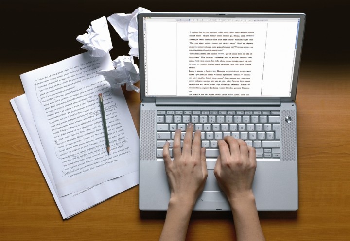 Suka Menulis = Jadi Jurnalis? Nggak Juga Kok. Ini Dia Pilihan Karier Kekinian Buat Kamu yang Doyan Menulis